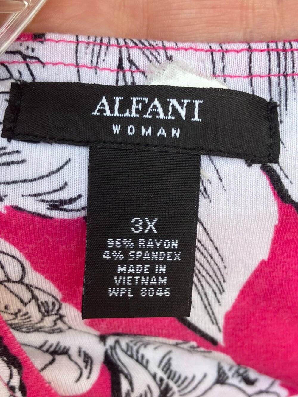 Alfani Fuchsia and White Floral Short-Sleeve Tee 3X - Picture 6 of 6